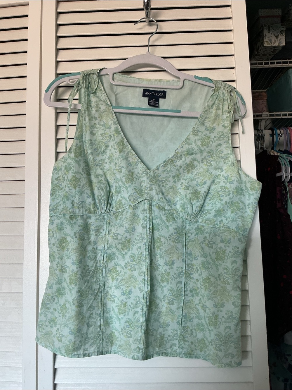 Ann Taylor Light Mint Green Floral Tie-Shoulder V-Neck Top